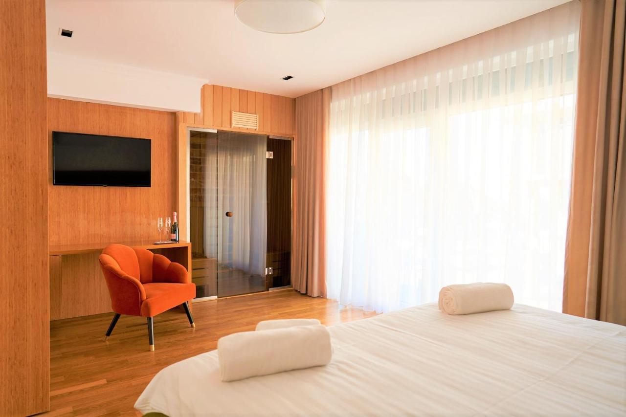 Hotel Glory Oradea Exterior foto