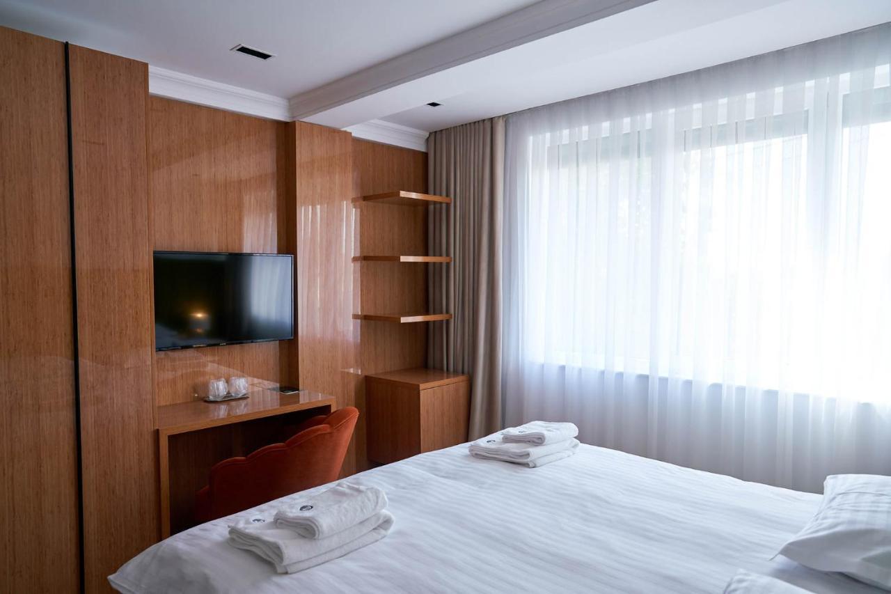Hotel Glory Oradea Exterior foto