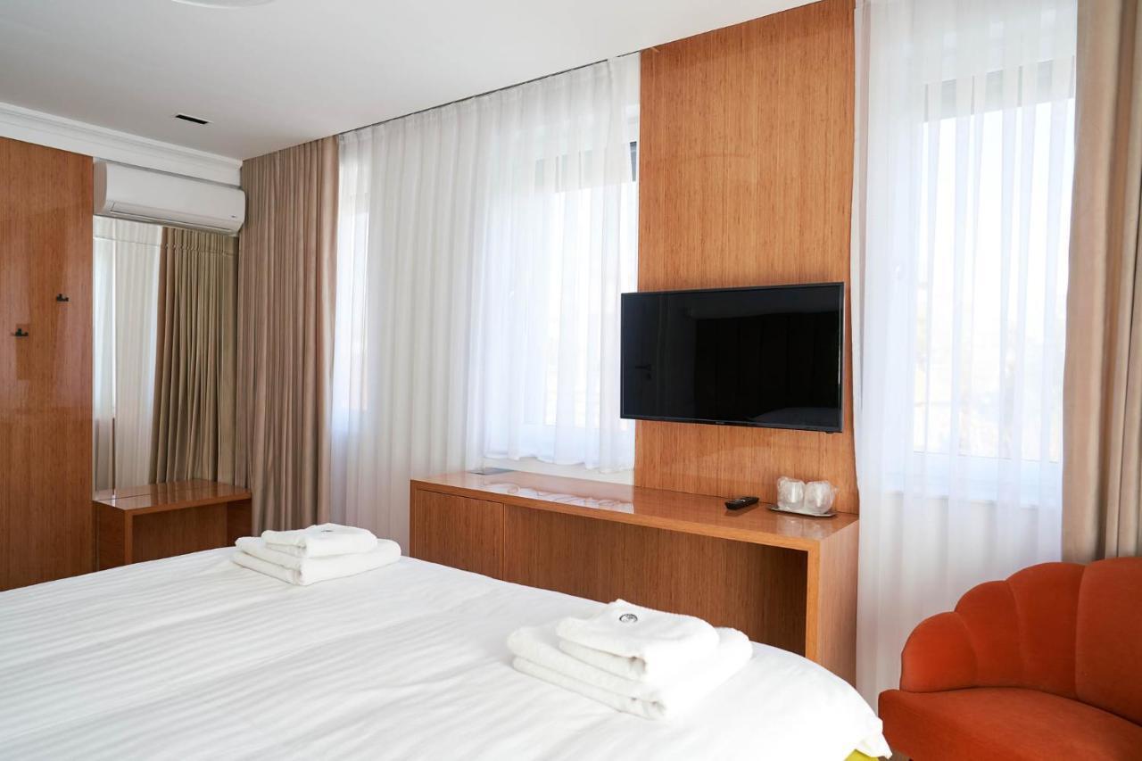 Hotel Glory Oradea Exterior foto
